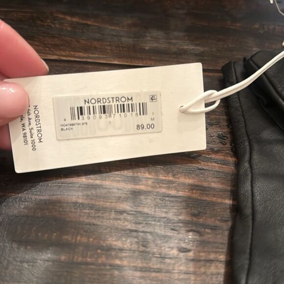 NWT Nordstrom Genuine Leather Gloves - Picture 4 of 5
